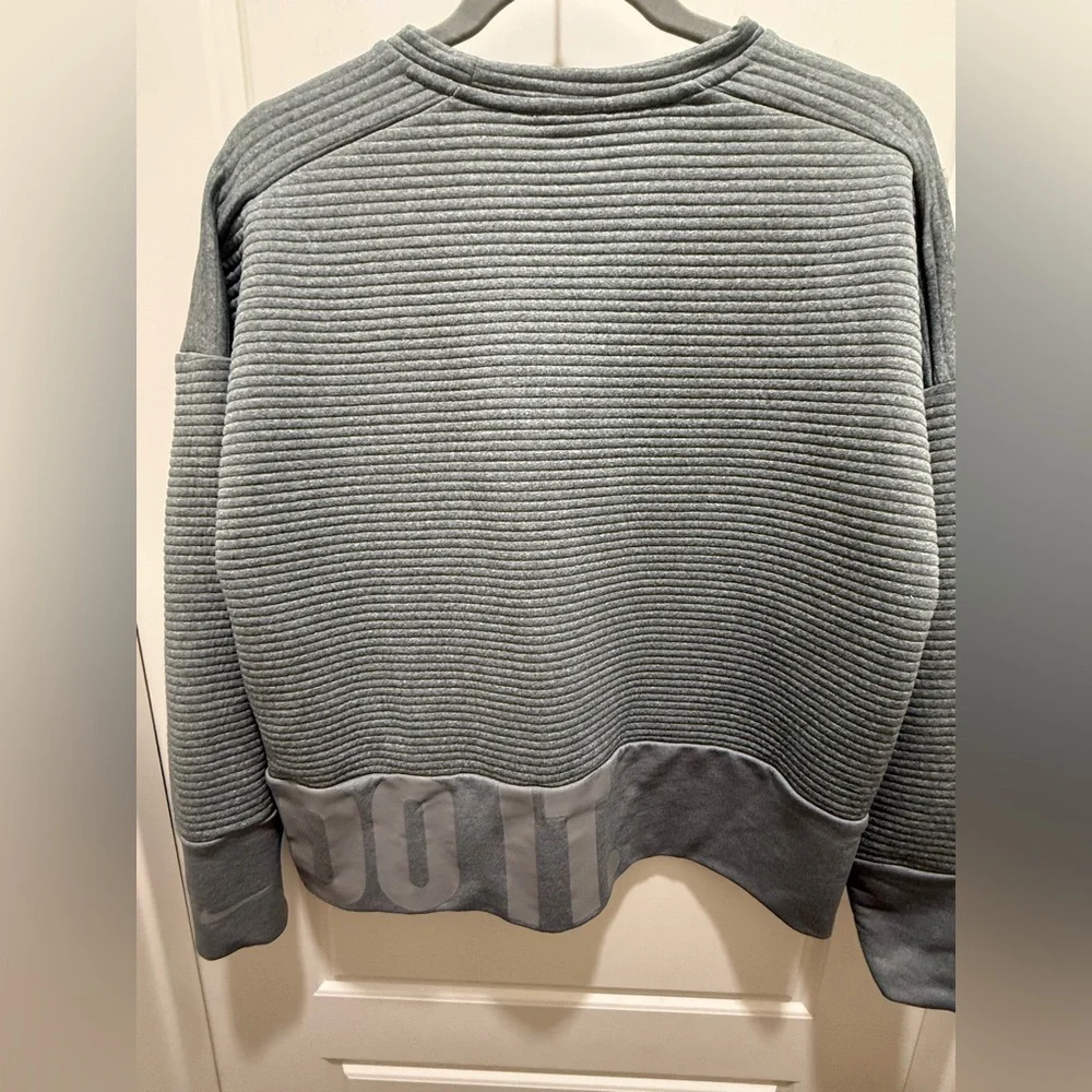 Nike. Dri-Fit Gray Just Do It Training Crewneck Sweatshirt Ribbed Quilted. Small